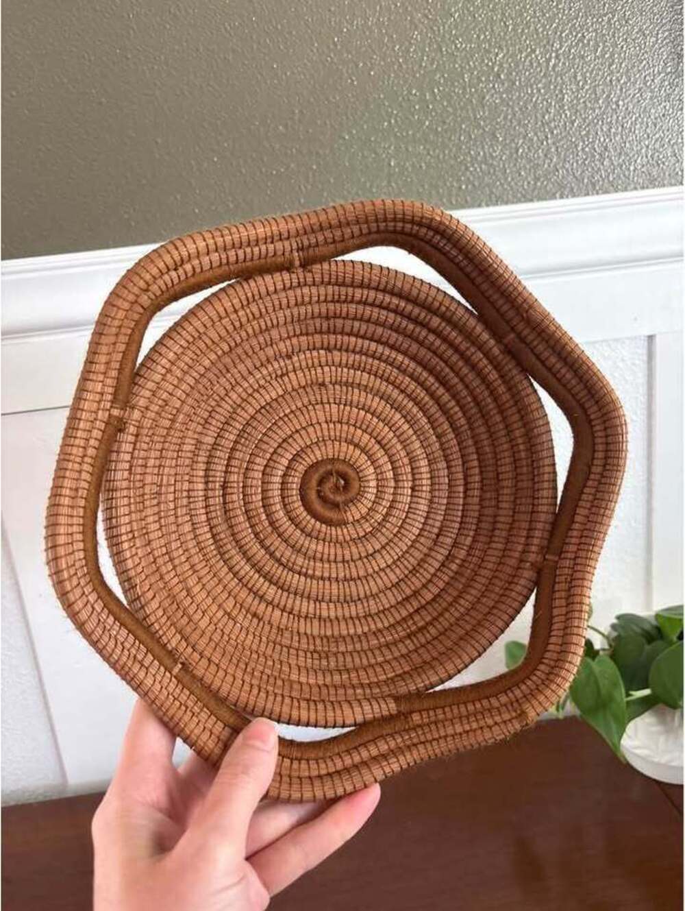 Beautiful Vintage Native American Pine Needle Basket